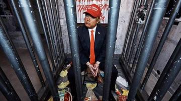 艺术团体把特朗普酒店套房变身牢房