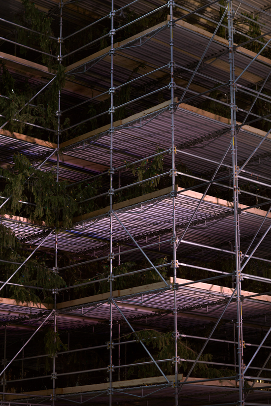 Construction of Christmas, 建造圣诞, 2017 30 x 20 in. (76.2 x 50.8 cm) Digital inkjet print on fine art archival paper 收藏级数码微喷