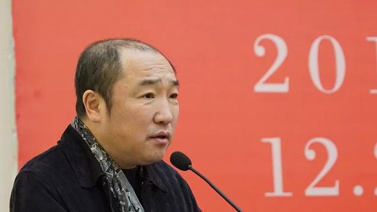 中国国家画院常务副院长卢禹舜主持开幕式