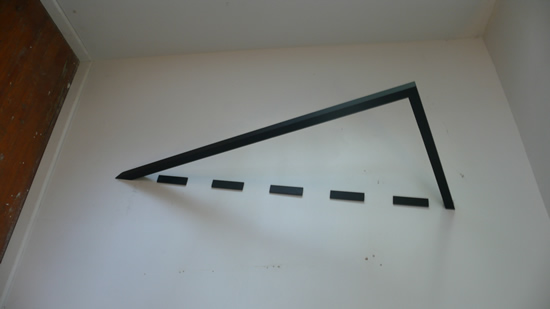 ? Wade Kramm, 虚线面, 2016, 木质, 106.6 × 5 x 30.5 cm