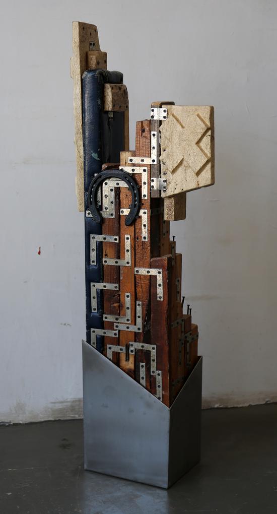 《标本2018-3》131.3×42.5×25cm 综合材料 2018