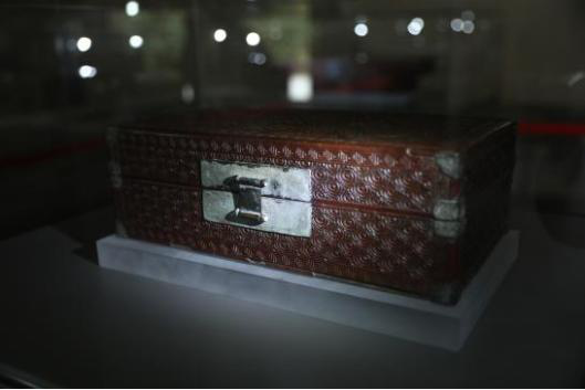 《盒》 雕漆 清代 (展陈于纯阳殿)