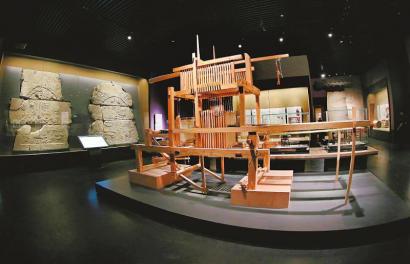 复原的汉代织机。 成都博物馆供图