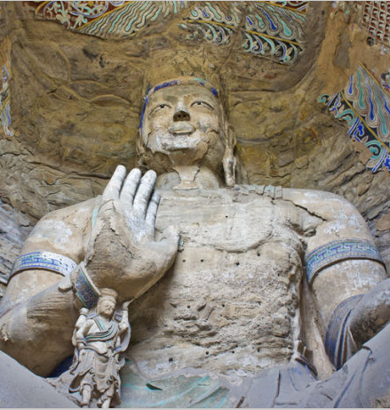 图6 云冈石窟的弥勒佛雕像