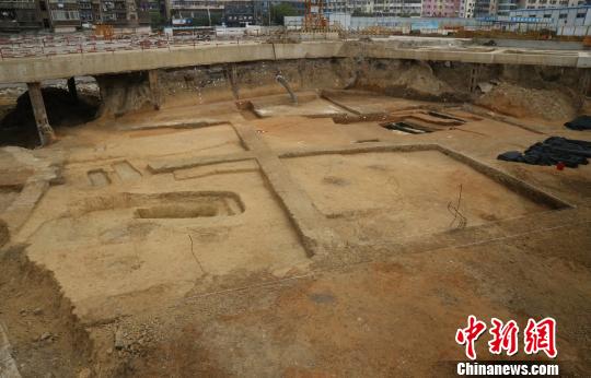 2017年7月,南昌市西湖区一建筑工地在施工过程中发现古墓群。图为工地全景照。(江西省文物考古研究院 供图)