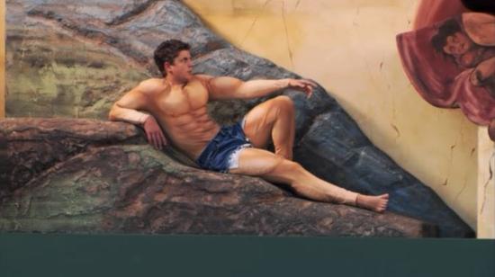 在美剧《发展受阻》（Arrested Development）中，乔治·迈克尔为生活大师选美比赛扮成《创世纪》里的亚当，他穿着Tobias牌的“永不裸体“牛仔超短裤。图片：致谢福克斯