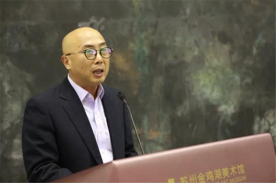 苏州工业园区宣传部副部长陈龙先生讲话并宣布展览开幕