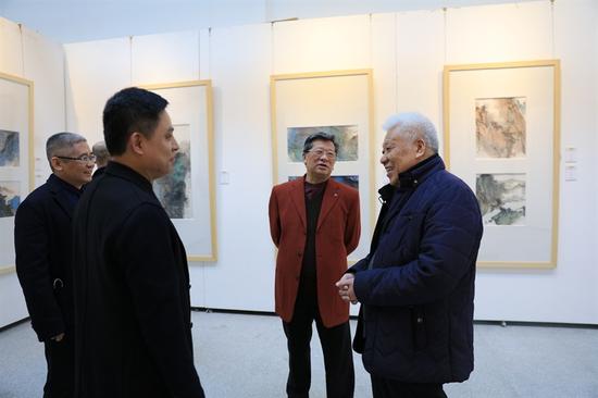 中国美术家协会副主席、广东文联主席、广东画院院长许钦松、著名画家许固令与艺术家陈天进行交流