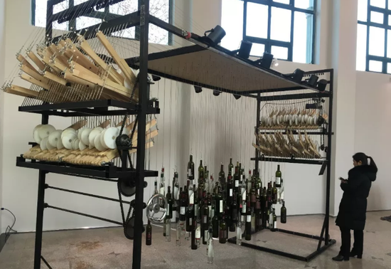 赵炳澈《wave wine bottles》