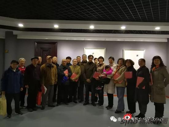 活动现场合影留念