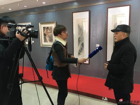 江苏省美术家协会主席周京新接受媒体采访