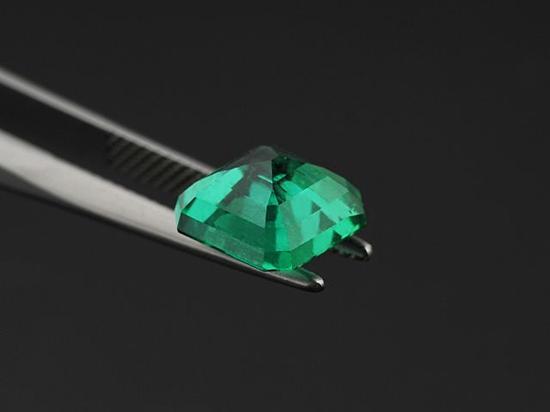 Gemfields的祖母绿产自赞比亚 而酝酿多年哥伦比亚祖母绿计划已经取消