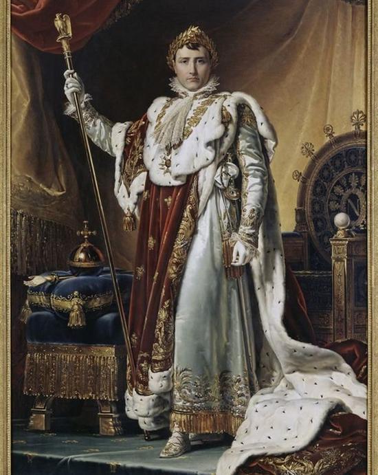 拿破仑·波拿巴佩戴佩剑，剑柄上镶嵌摄政王钻石