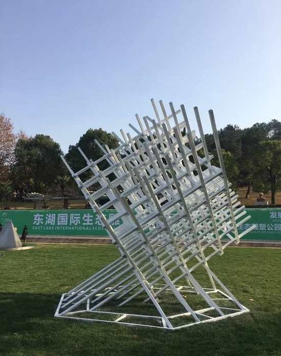 董书兵《行走的云》