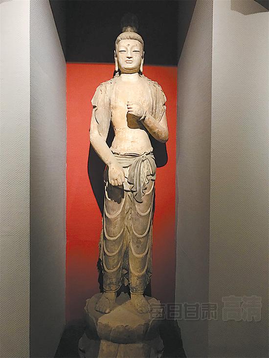 彩塑菩萨像(唐代)