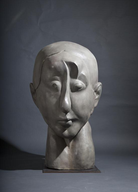 《秋瑾》之二 铸铜 62×72×120CM 1988年