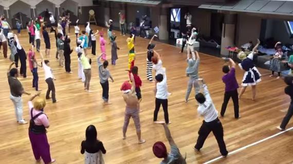 丝袜套头什么鬼!JOJO运动大会粉丝太投入