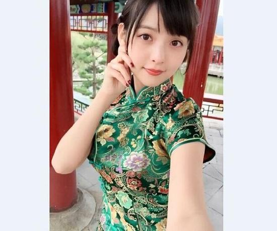 政委来国内了吗? 上坂堇身穿旗袍凹凸有致太诱人