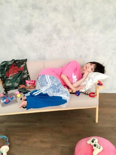 穿上居家服的政委像人妻 上坂堇新年月历曝光