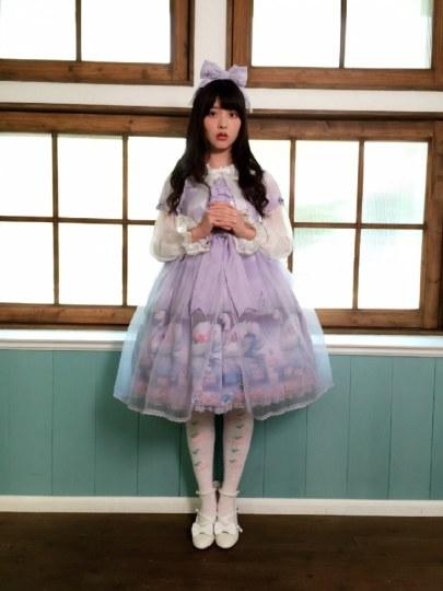 穿上居家服的政委像人妻 上坂堇新年月历曝光