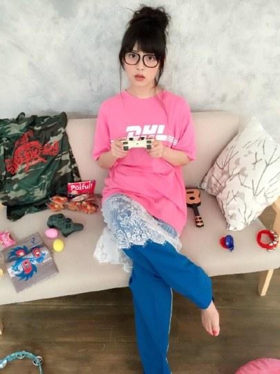 穿上居家服的政委像人妻 上坂堇新年月历曝光