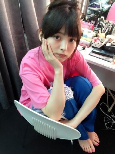 穿上居家服的政委像人妻 上坂堇新年月历曝光