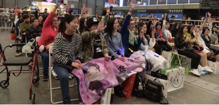 （文化舞台观众举手提问）