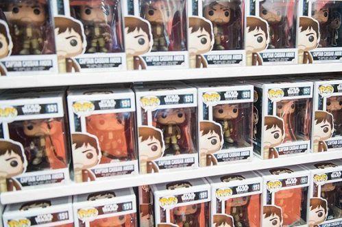 Funko制造的方头玩偶 图片来源：shutterstock