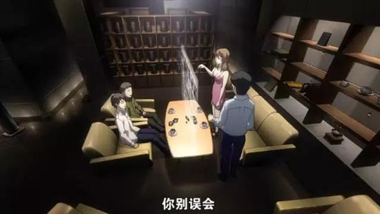 狗血前情:女的发现男的背着她有了小三,然后躲到了咖啡厅的厕所去。