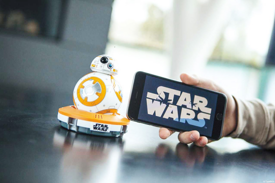 2. UGG x 《STAR WARS》