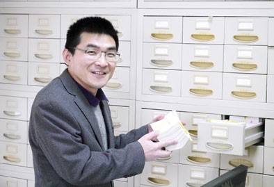 商务印书馆汉语中心主任余桂林曾向外界展示出版社内的词语卡片