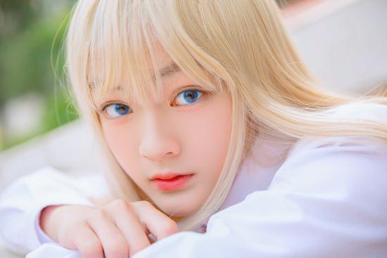 演员文淇COS阴阳师萤草 获网友追捧