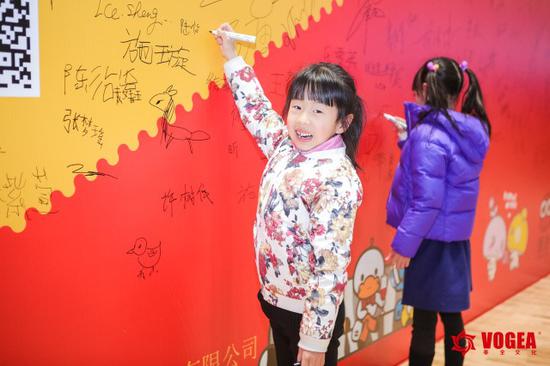 青春无憾放飞梦想 《鸭嘴兽男孩放飞梦想》舞