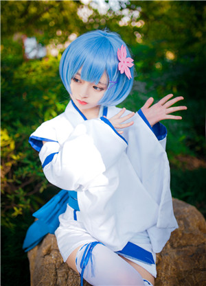 【cosplay美图】超可爱萌妹蕾姆,别问我为什么舔屏幕!