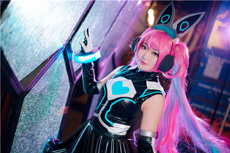 【cosplay美图】《王者荣耀》安琪拉少女骇客