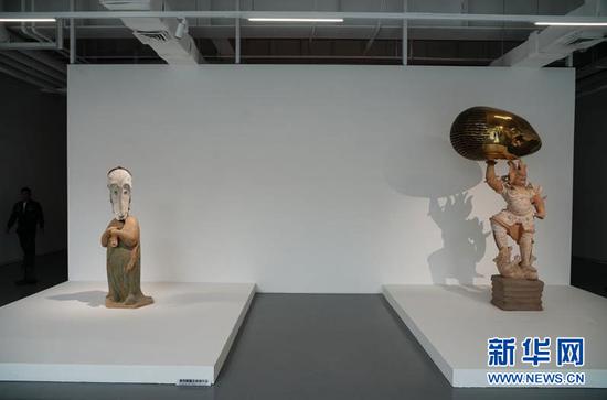 图为“临界”艺术展上展出的雕塑作品。新华网 韩梦霖 摄