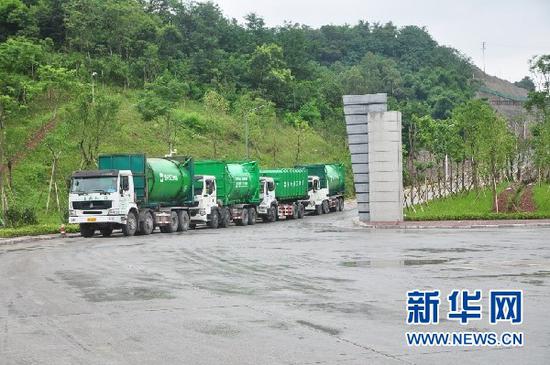 走马站周围草木葱郁。 新华网发(黄嫣然 摄)