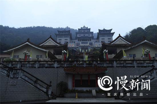 南山福座的塔陵气势恢宏