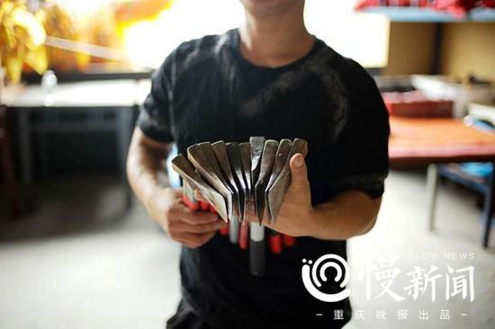 经过13年的苦练,飞斧在谢凤国手中已能百发百中