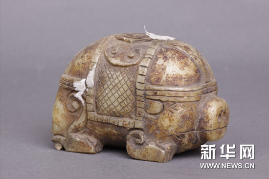 清代圆雕玉猪