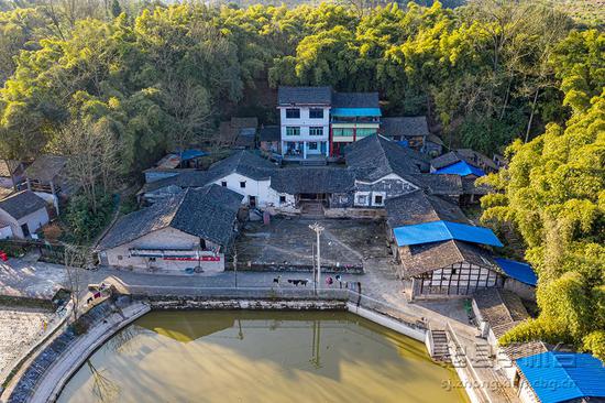 老院子(大儿子住的院子)正面俯瞰