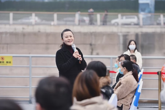 ▲刘世莉常委回答市民提问