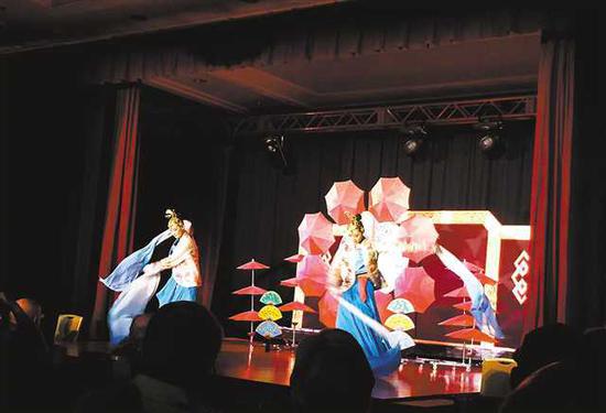 演出现场。(重庆杂技艺术团供图)