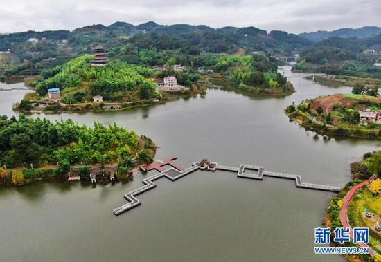 万盛青山湖国家湿地公园。资料图片。新华网发