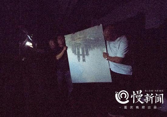 朝天门的影像在结像点上呈现(颜正华供图)