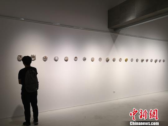 图为展览现场。 刘贤 摄