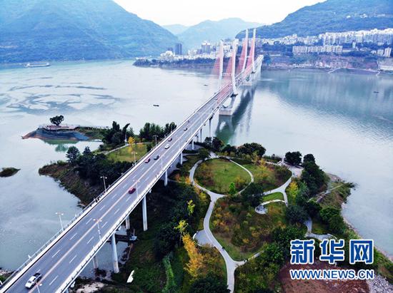 俯瞰云阳水上花园。新华网发(刘兴敏 摄)