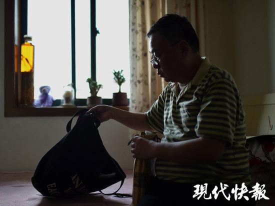 △杨俪萍的父亲杨敢连