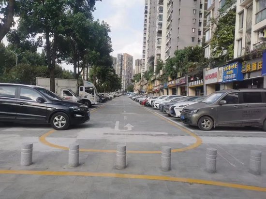 云湖天都小区扩建后的停车区域。 九龙街道供图