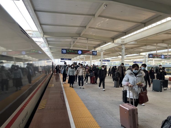 重庆火车站将迎返程高峰！今日中心城区到万州巫山奉节方向车票已基本售罄